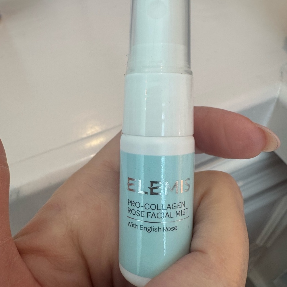 ELEMIS Skincare Set with Red Temperley London cosmetic case - Picture 10 of 15